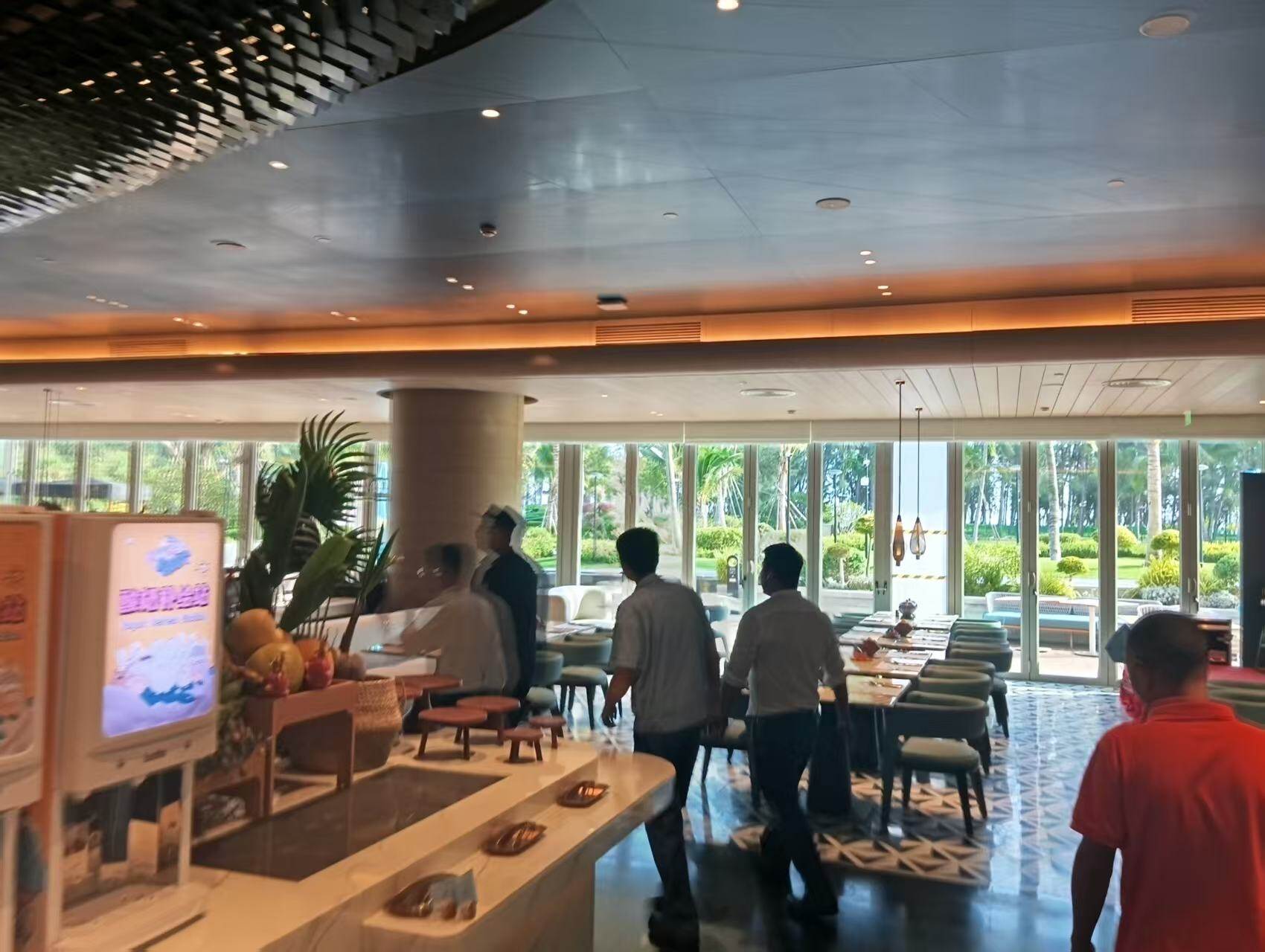 消防控制室，火灾报警控制面板显示系统状态