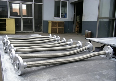 Finished Metal Hose Display