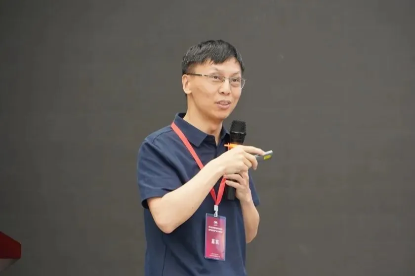 "Quality-Driven" Innovation, Shaping the Future: Dr. Zhang Xiaohua of AnYiPu Unveils Domestic Small-Molecule Electrospray Orbitrap High-Resolution Mass Spectrometry at Huairou MS Forum