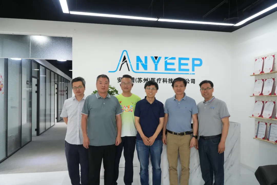 Guangzhou Customs delegation visits for exchange, jointly exploring new paradigms for smart port inspection