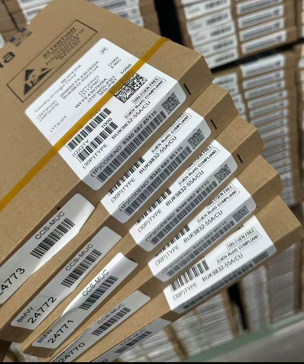 Electronic components packaging with labels