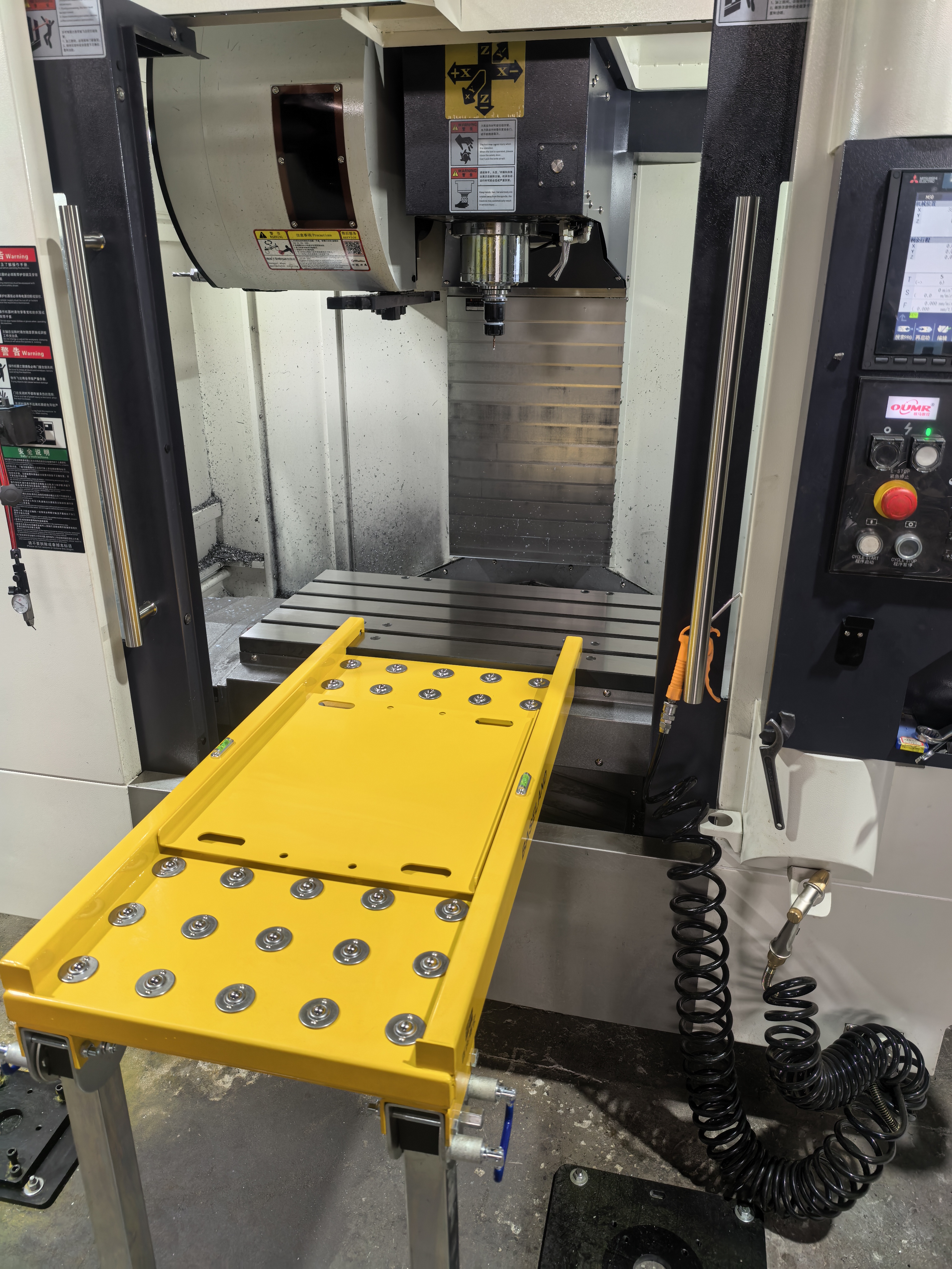 某精密机械 CNC 车间拓展台