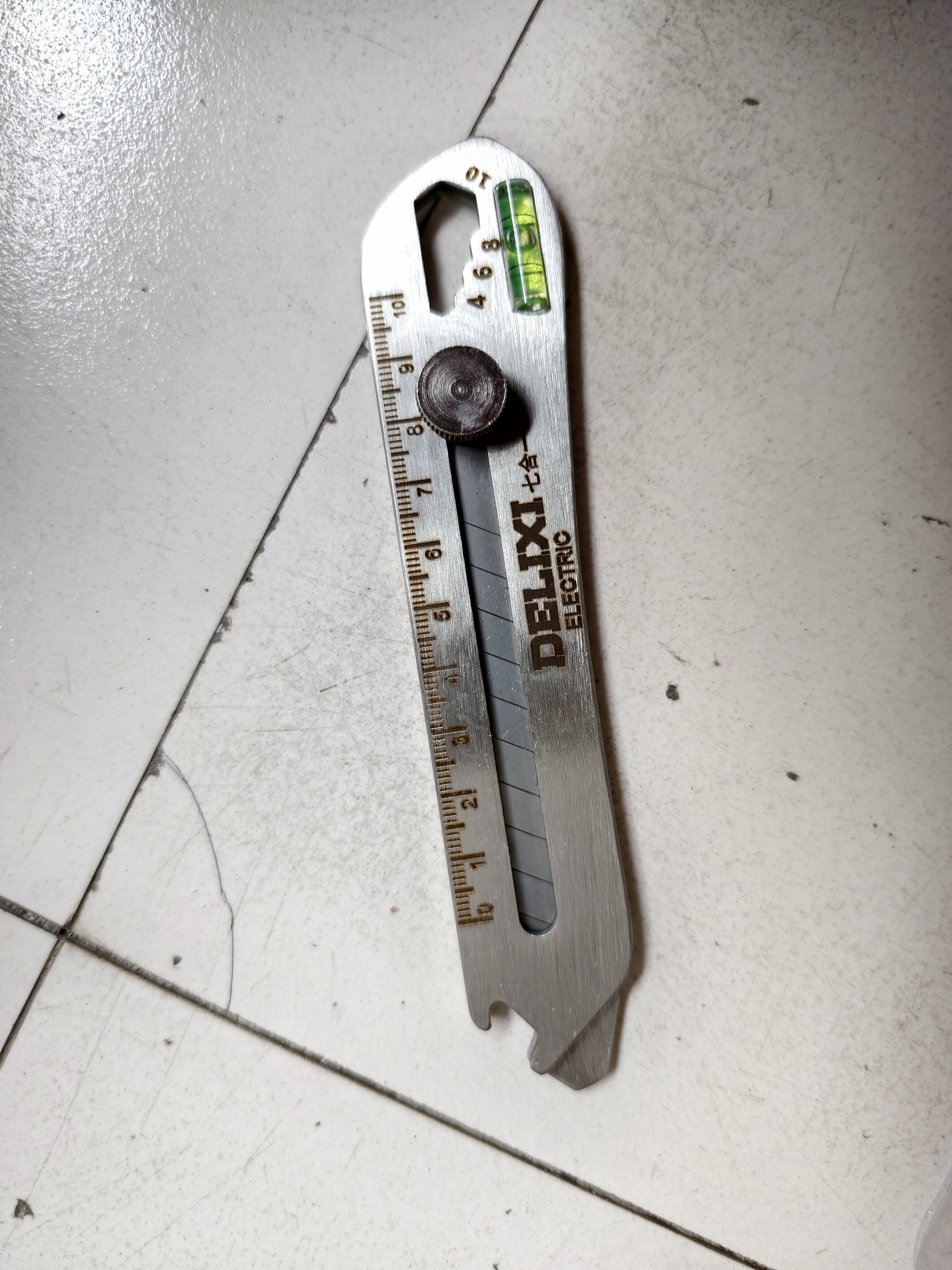 德力西七合一多功能刀