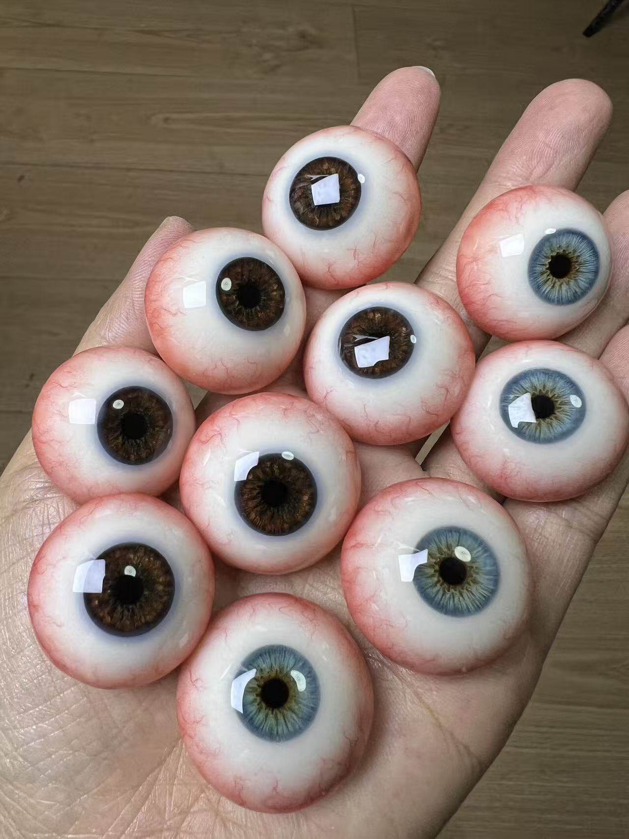 灰色树脂仿生眼球
