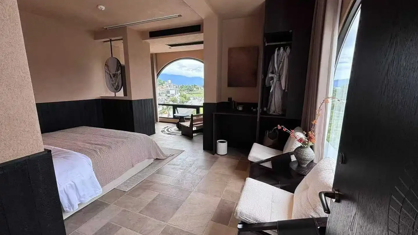 Dali Erhai Chunfengli Homestay Furniture Project - Actual Site 6