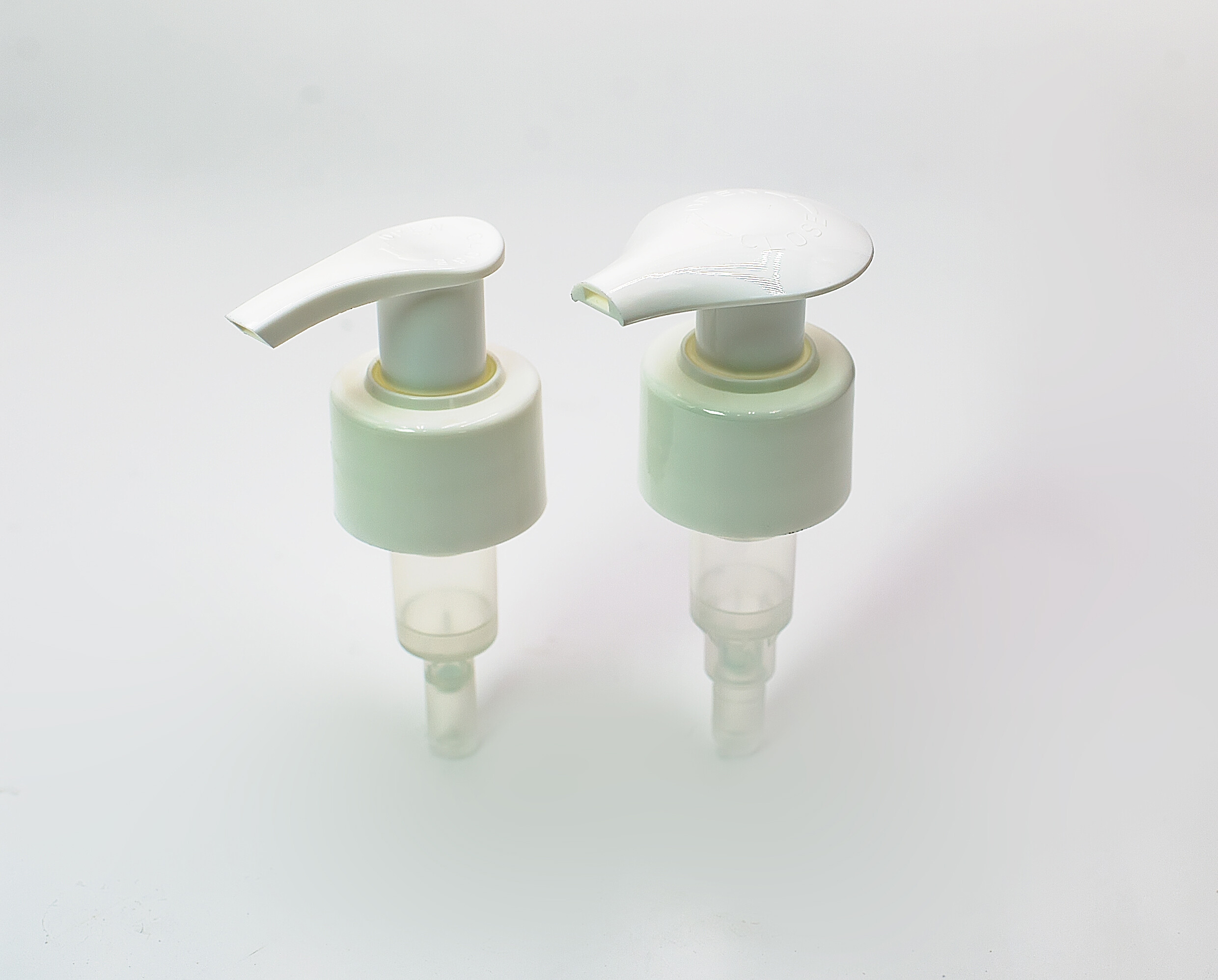 Lotion pump view 3