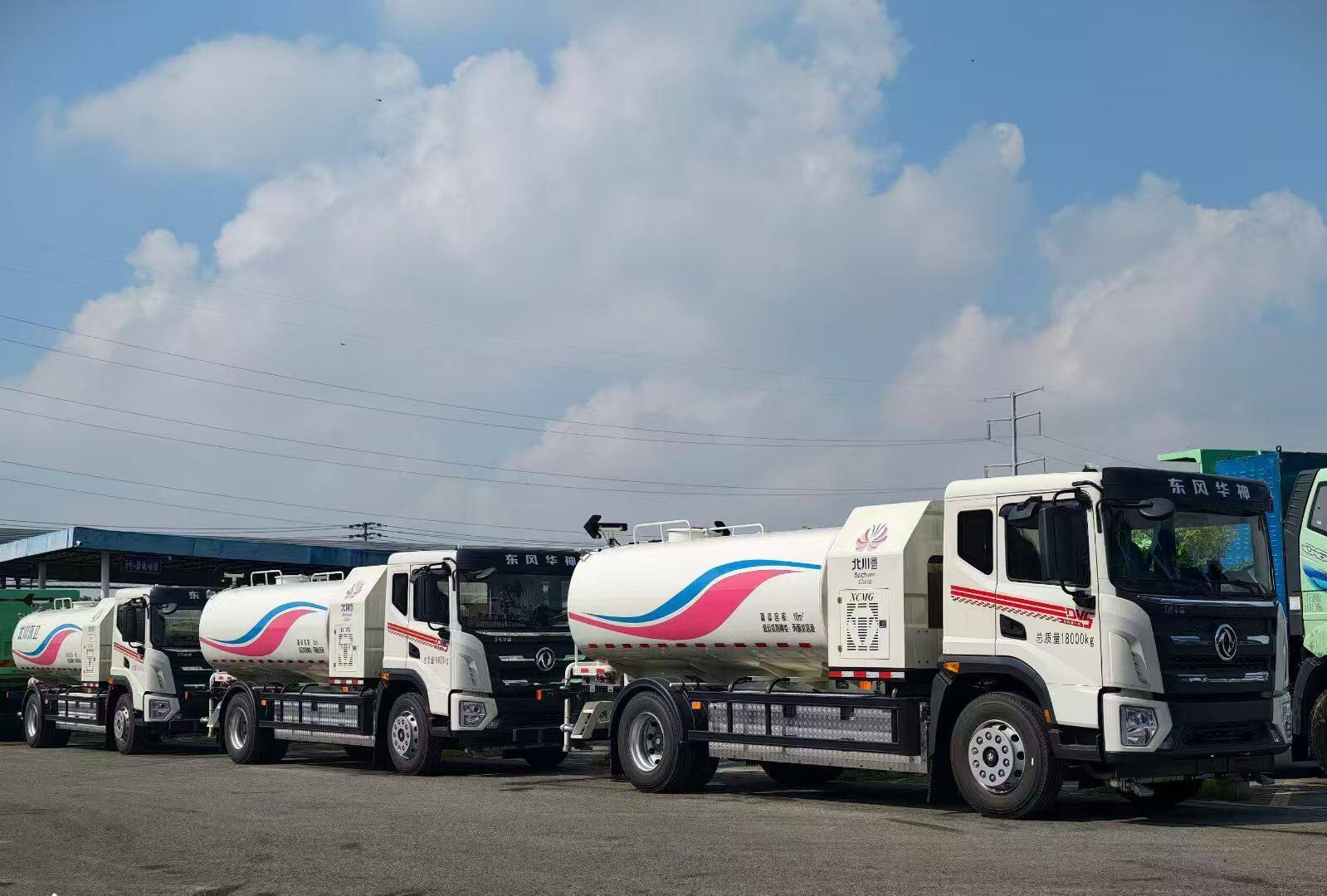 东风华神洒水车