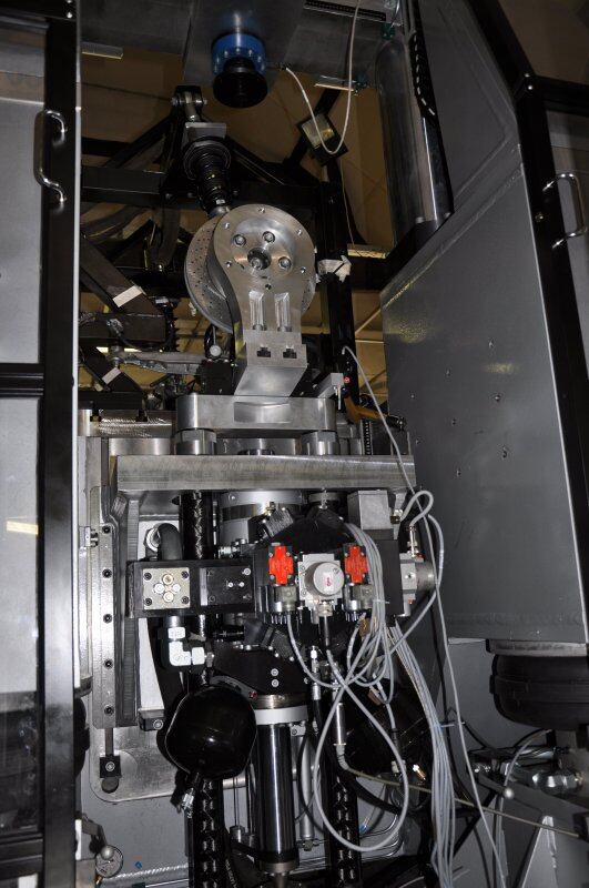 Single-degree-of-freedom vehicle-bridge test rig