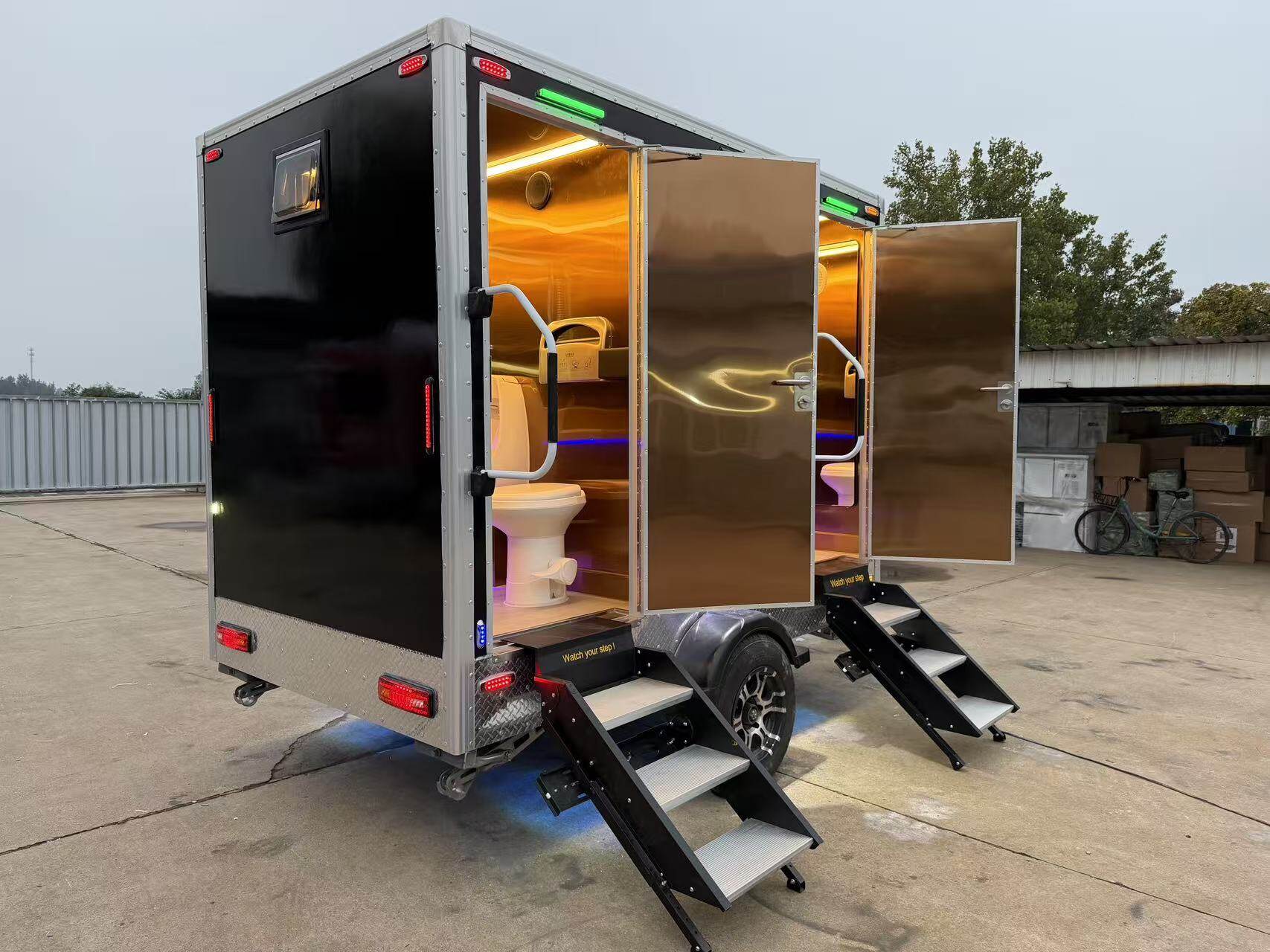 AG-TL3 Triple Stall Toilet Trailer