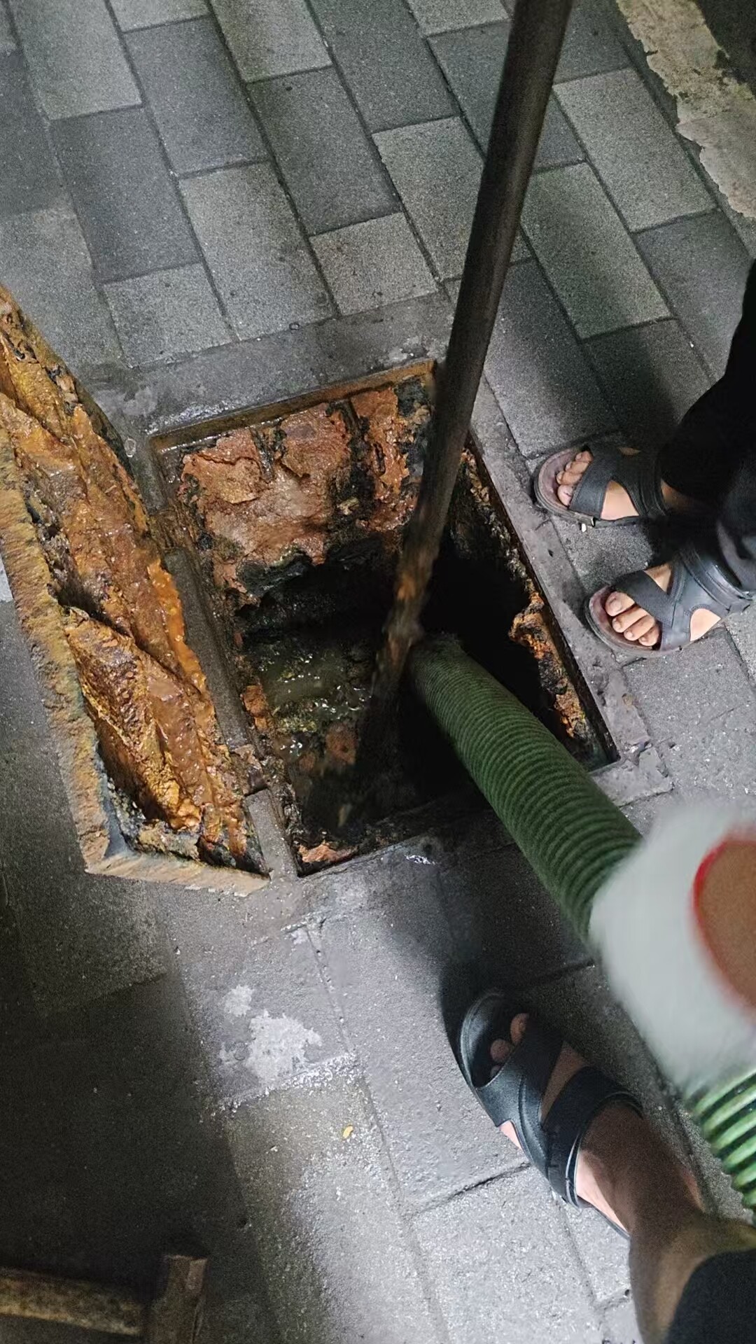 深圳市宝安区西乡街道宋师傅诚信下水道疏通店深圳松岗化粪池清掏服务_专业吸污清运_解决管道堵塞异味难题