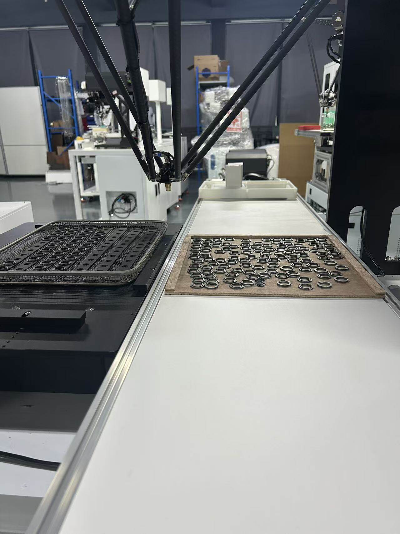 Material-Handling Headaches: Why Traditional Conveyors Slow Down Modern Assembly Workshops - Image 4