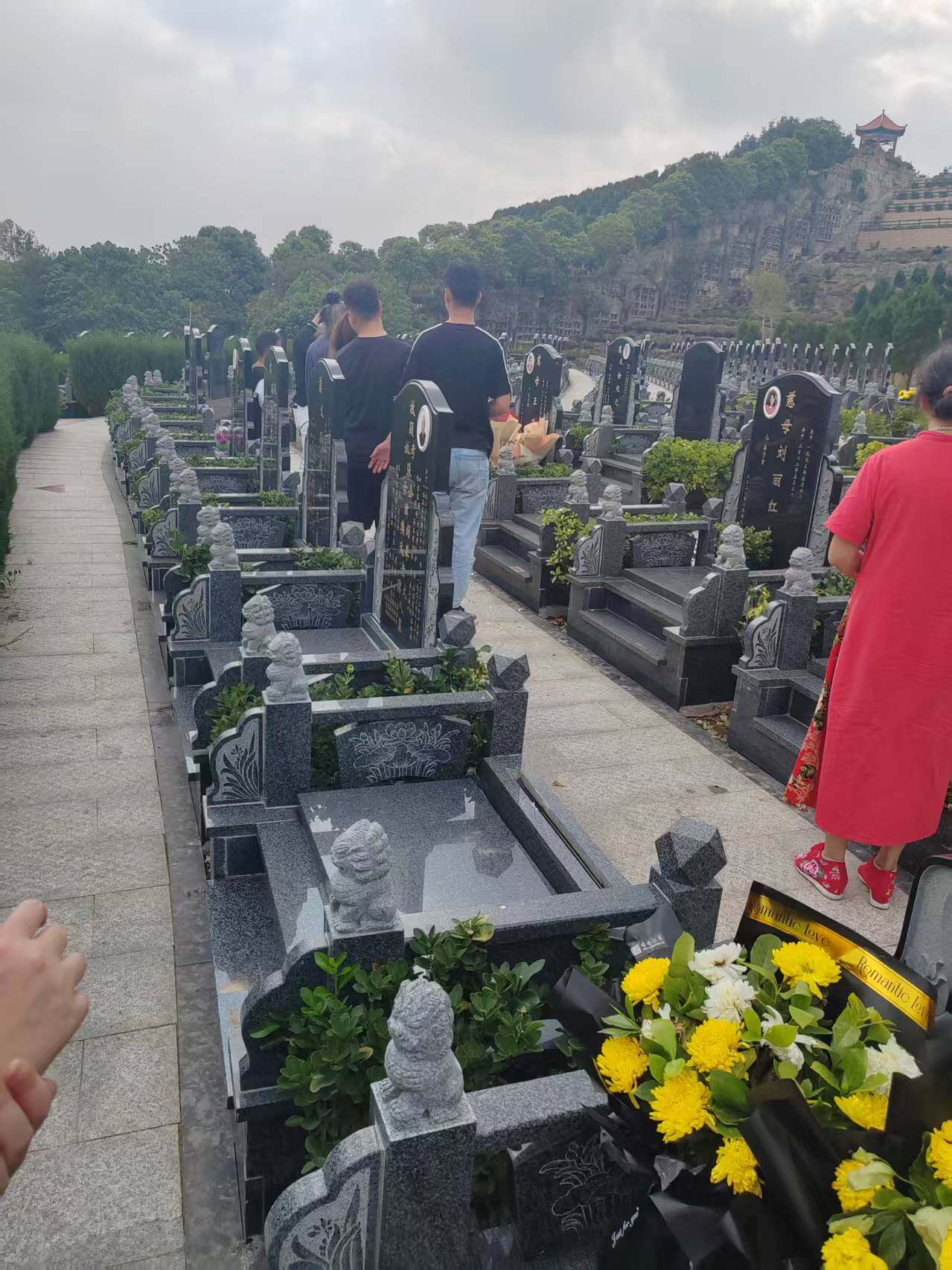 立碑双墓-10