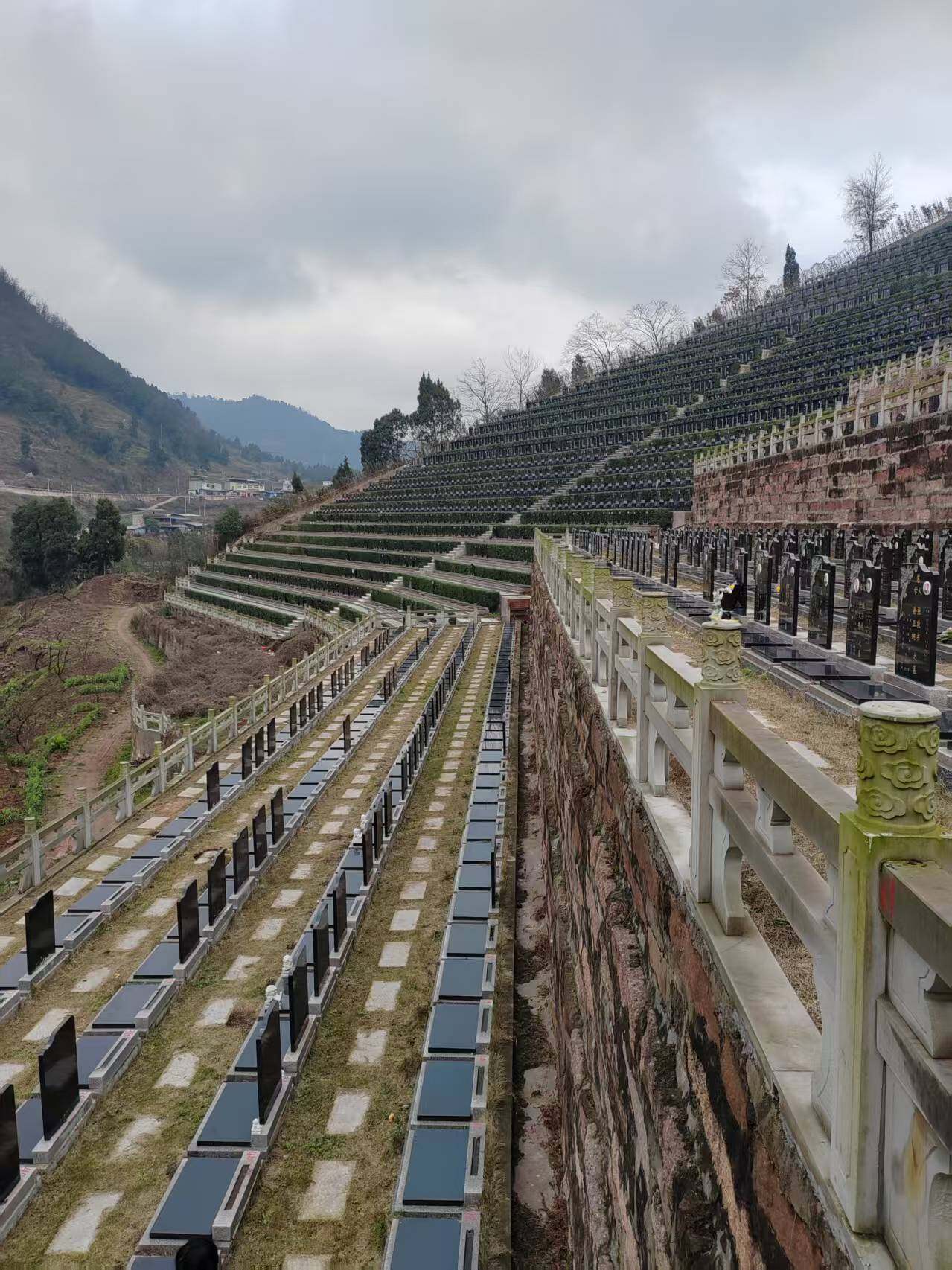 立碑双墓-4