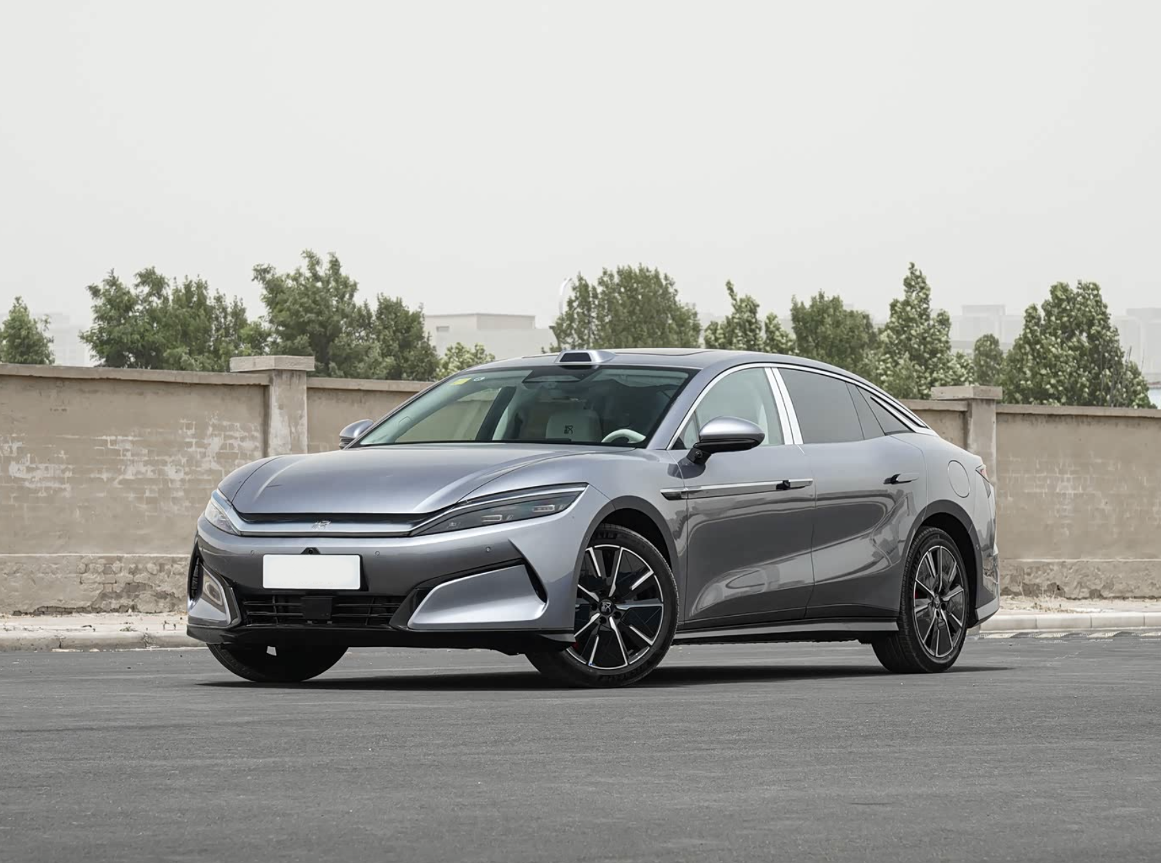BYD Han L. EV - view 1