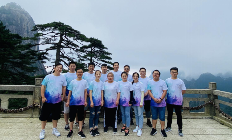 Escape the city hustle, climb to the peak for greatness — Le'an Pharma and its subsidiary Entai 2026 team-building trip to Mount Huangshan was a resounding success.