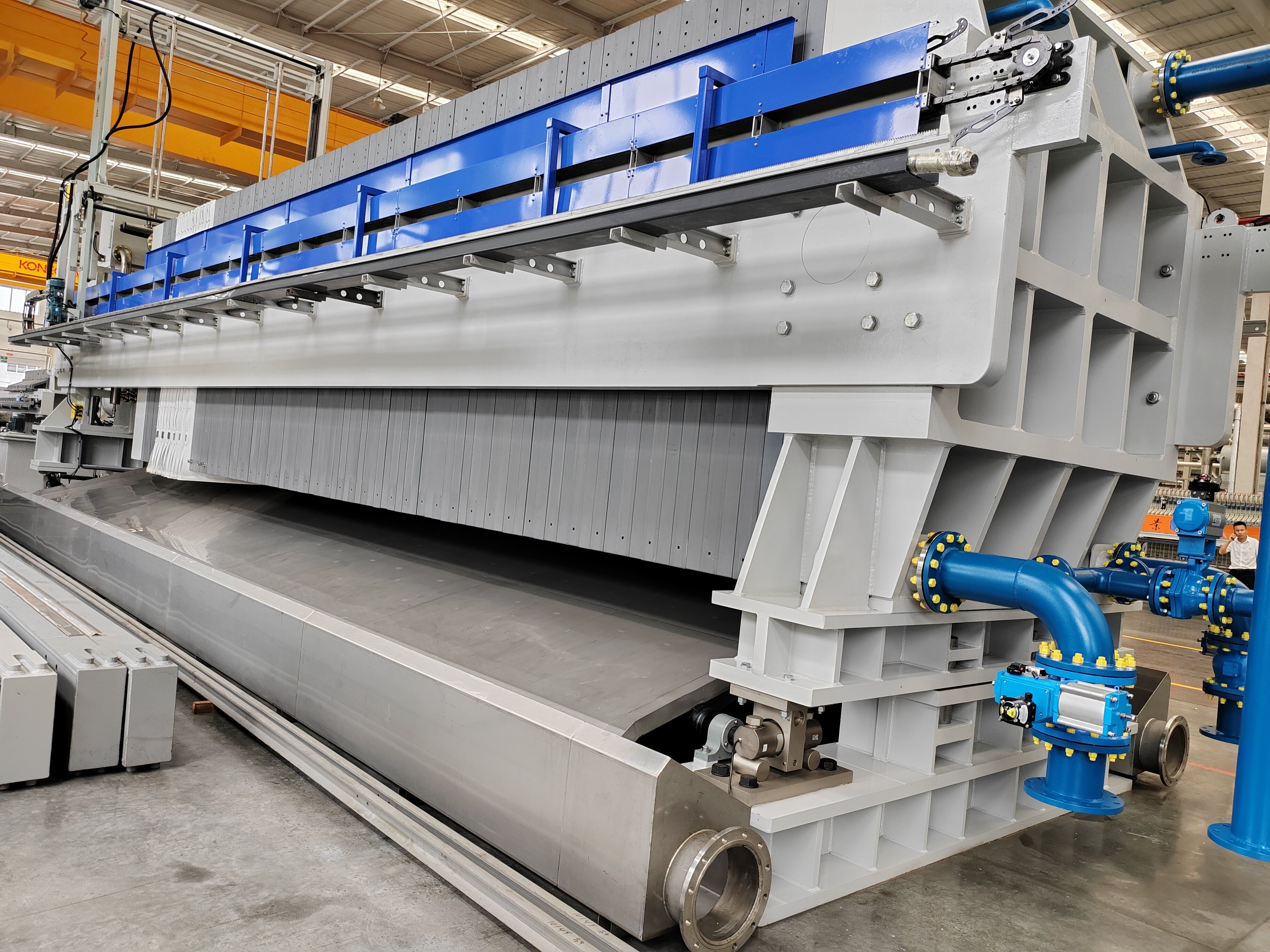 High-Pressure Membrane Squeezing
