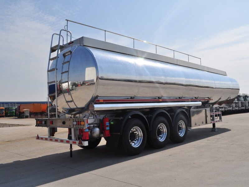 Stainless Steel Chemical Liquid Tanker Semi Trailer for Crude Oil detail view 3
