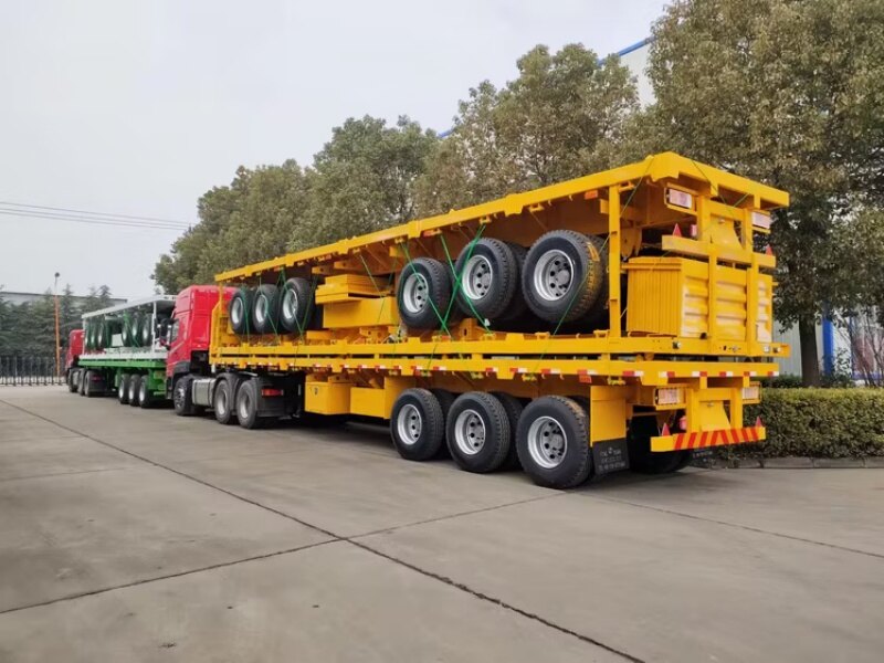 Flatbed vs Lowboy vs Skeleton: Which Trailer Type Fits Your Operation?