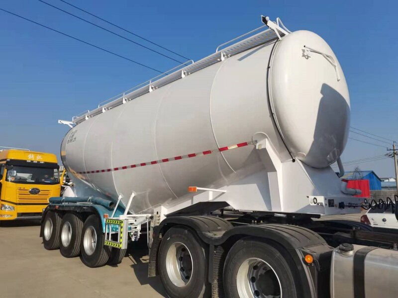 3 Axle 40cbm Bulk Cement Tanker Semi Trailer with Air Compressor detail view 2