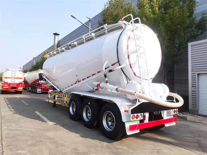 V Type Bulk Cement Semi Trailer for Fly Ash and Flour Transport detail view 2