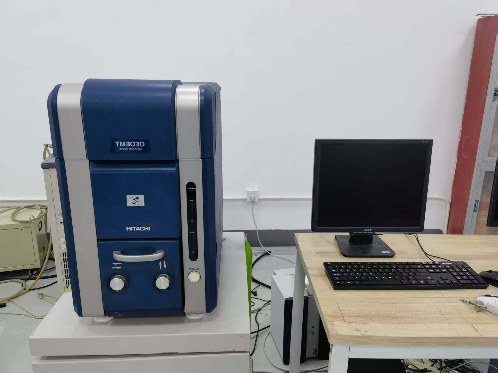 Hitachi TM3000