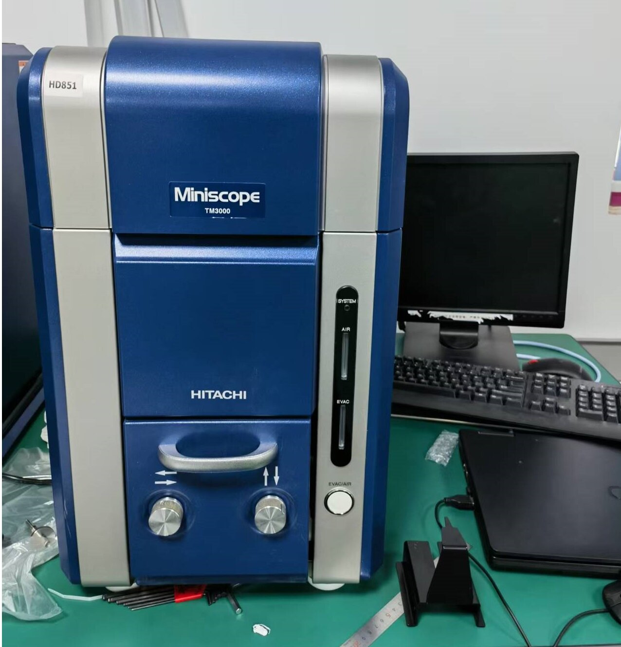 Hitachi TM3030