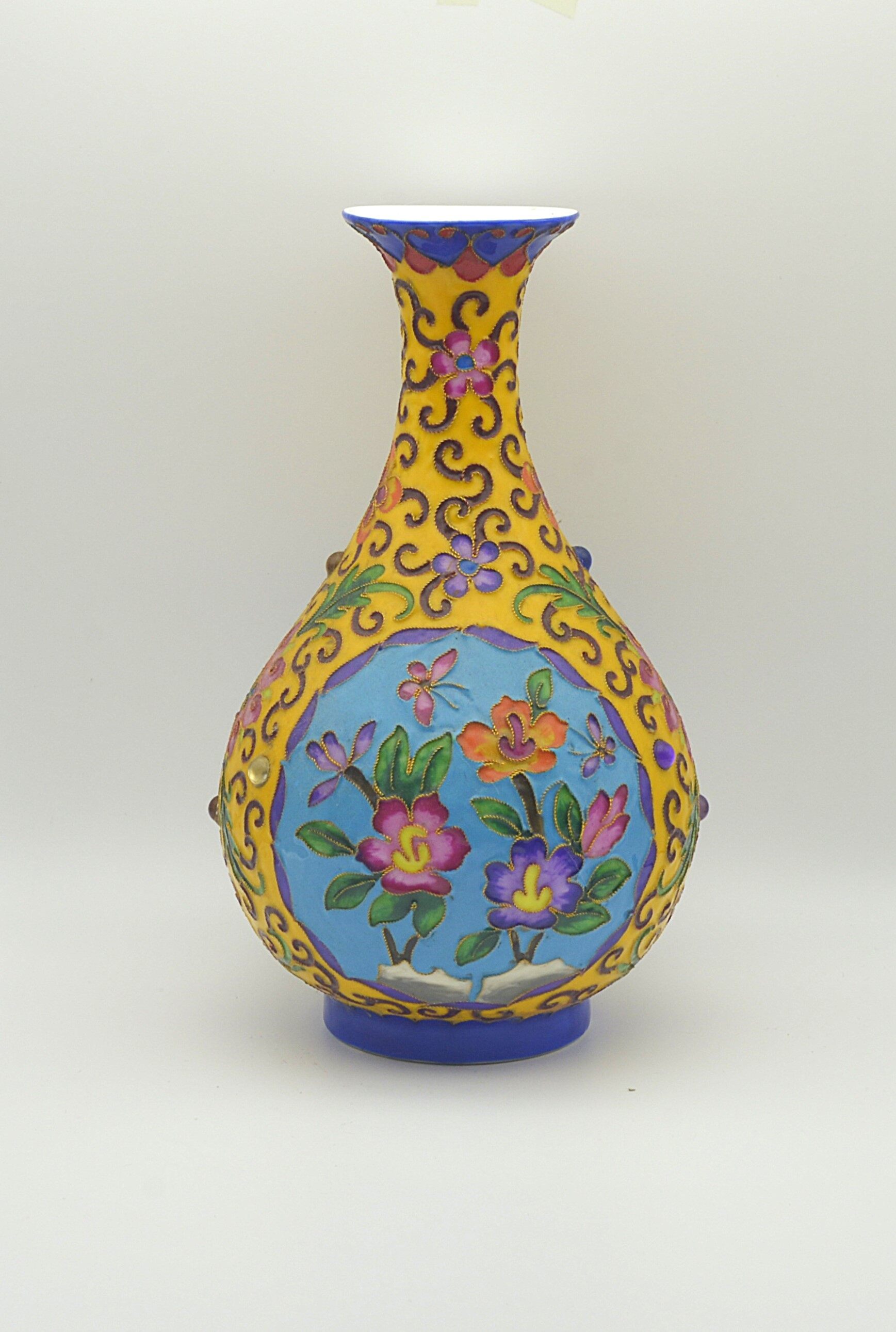 A Cloisonné Enamel Flower Vase with Porcelain Body, Mark of Chenghua 23.5×13×6.3×7.5 cm