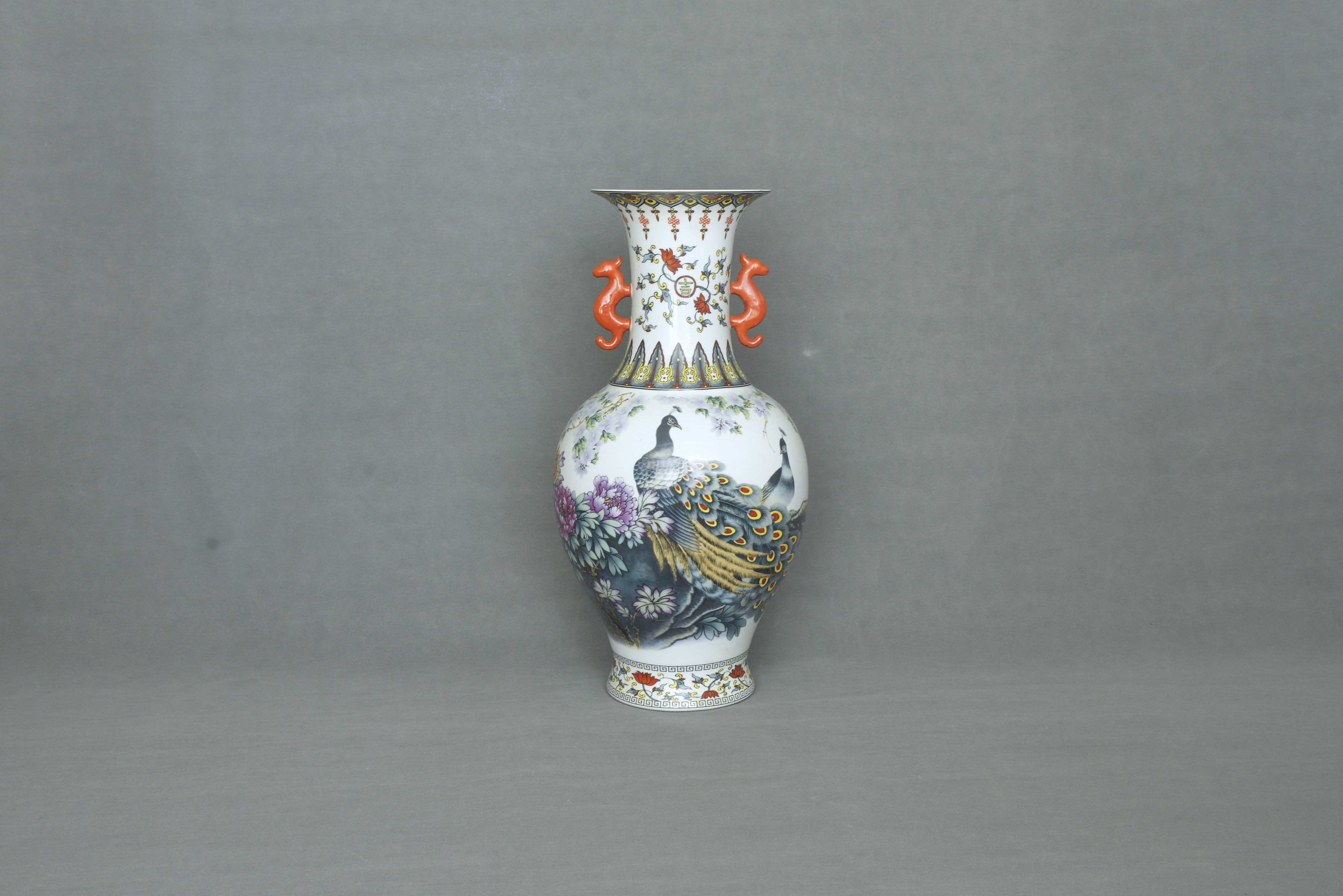 Double-eared appreciation vase with "Opening the Screen to Reveal Wealth" in fencai, a collaboration between Zhang Songmao and Xu Yafeng. 59×30×20×18 cm