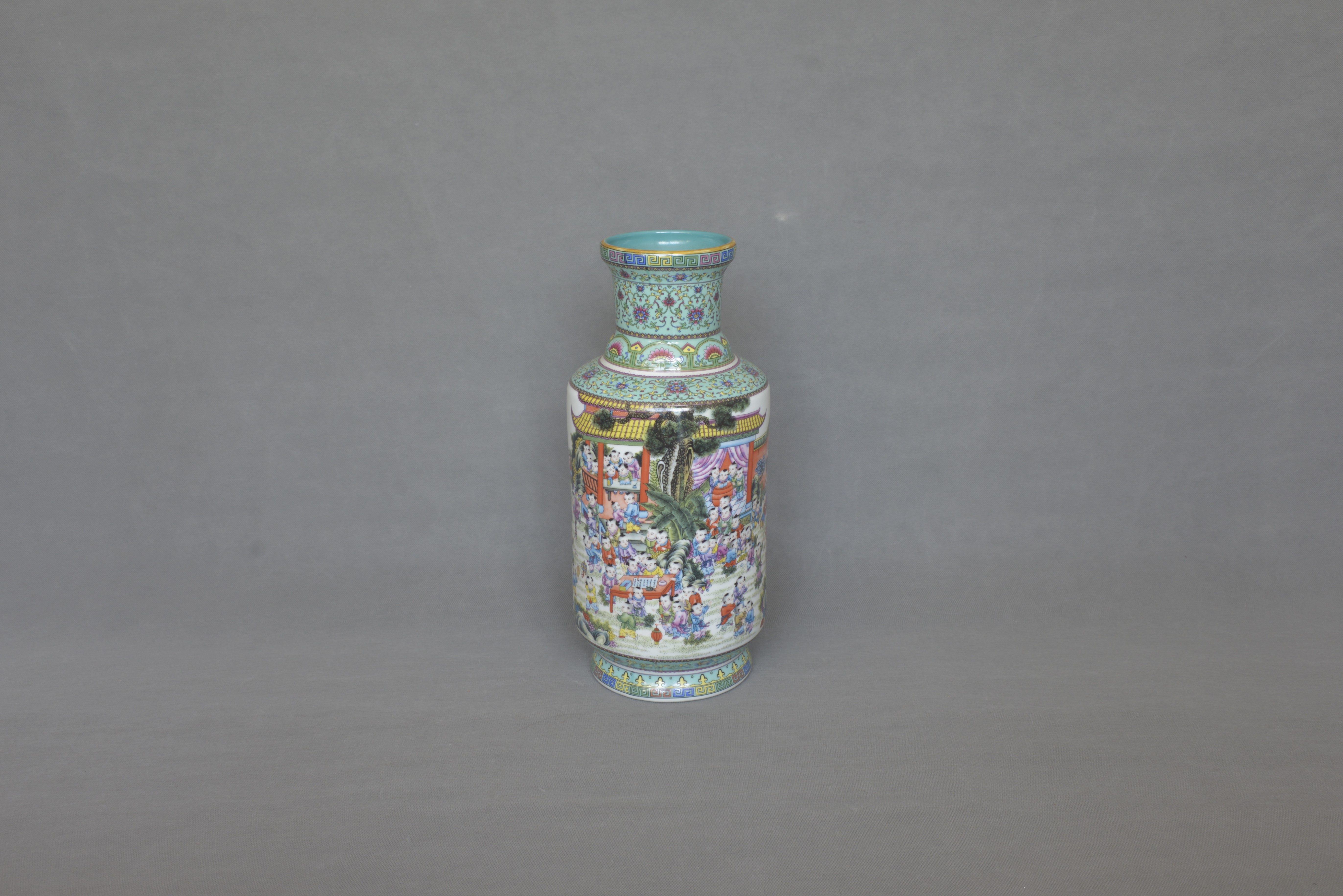 Qianlong Imperial Mark Famille Rose Hundred Boys Design Screw-top Vase 43×19×15.5×12cm