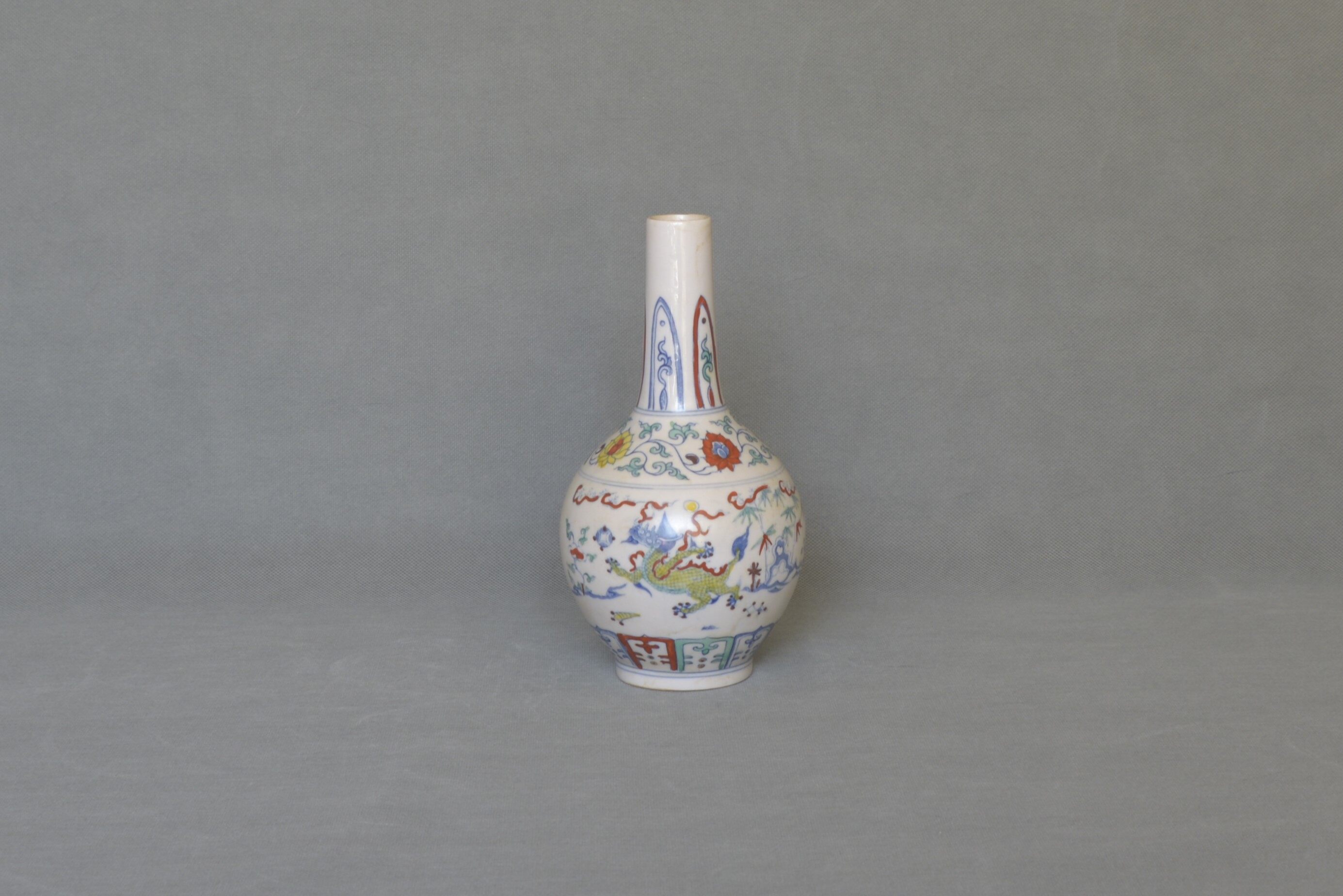 Ming Chenghua Doucai Dragon-pattern Long-neck Celestial Vase 21×11×6×2.8cm - 2