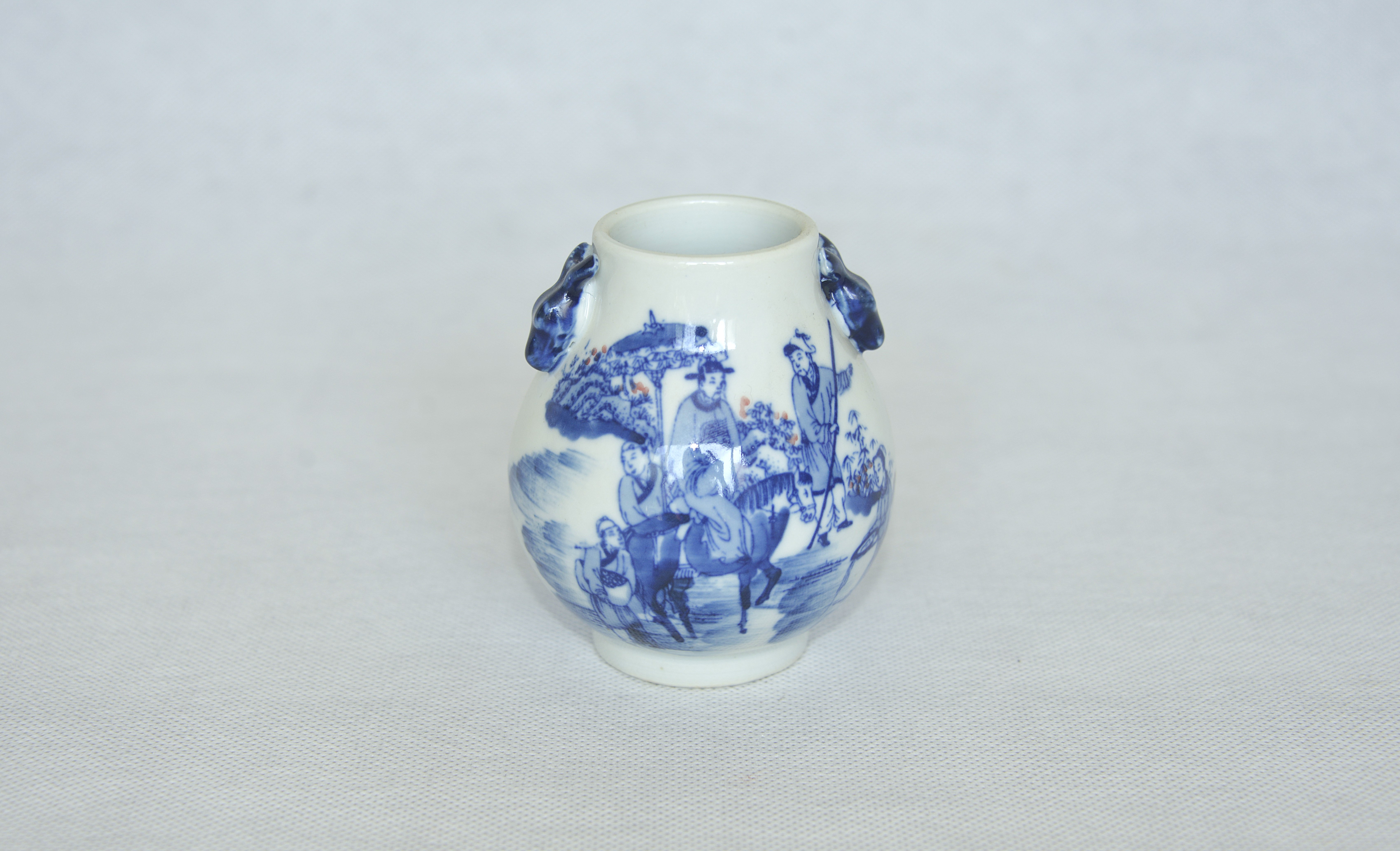 Blue-and-white figures and story pattern deer-head small vase (leaf design) 10×9×5×5cm - 2