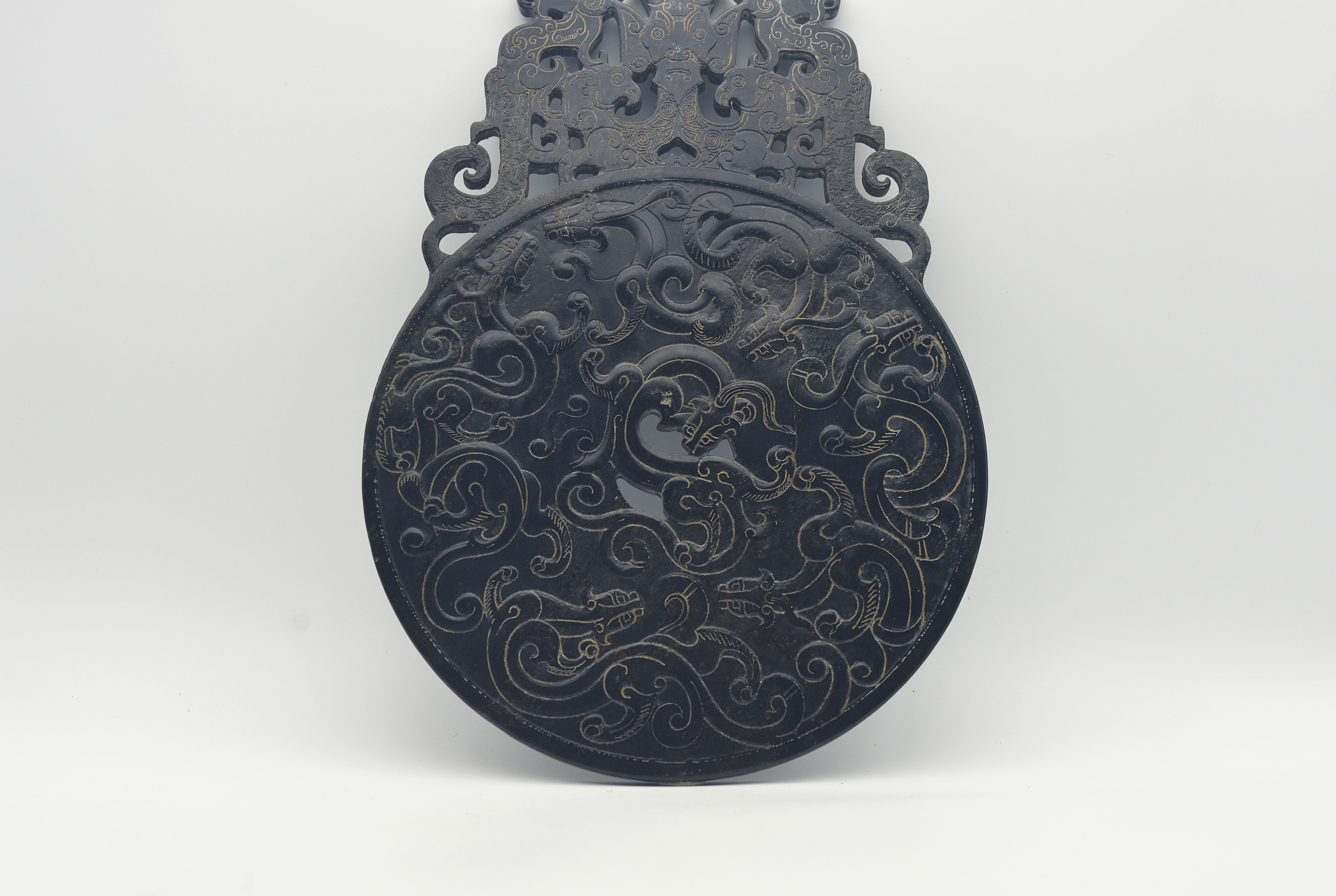 Large Jade Bi with Openwork Carvings of Dragons and Phoenixes Outside the Rim 20.5×15×0.7 cm - 4