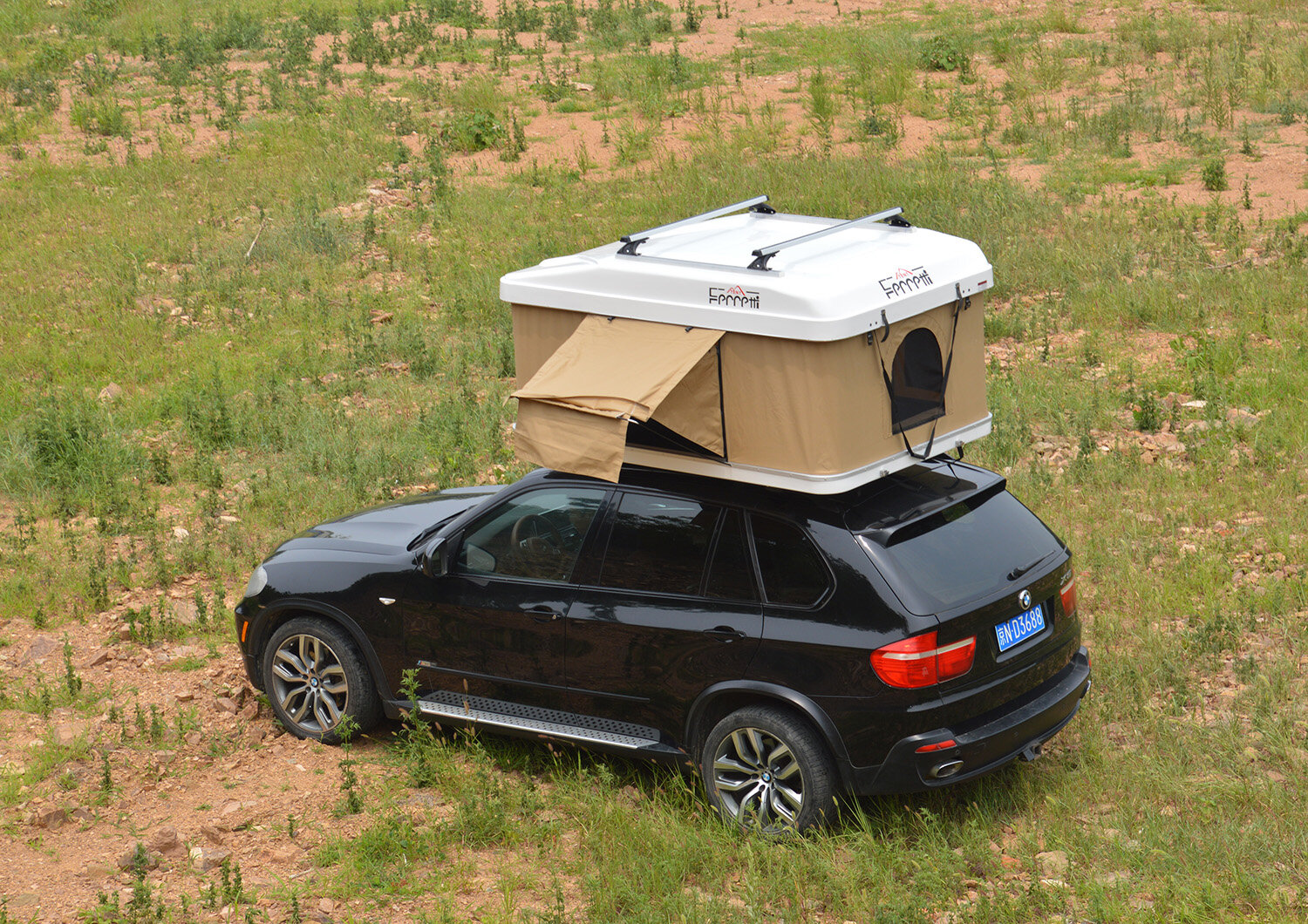 Noah's Ark Rooftop Tent Wiht Roof Rack