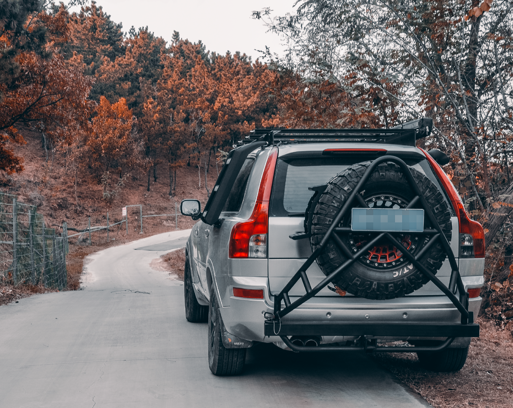 Hitch Tire Carrier F12