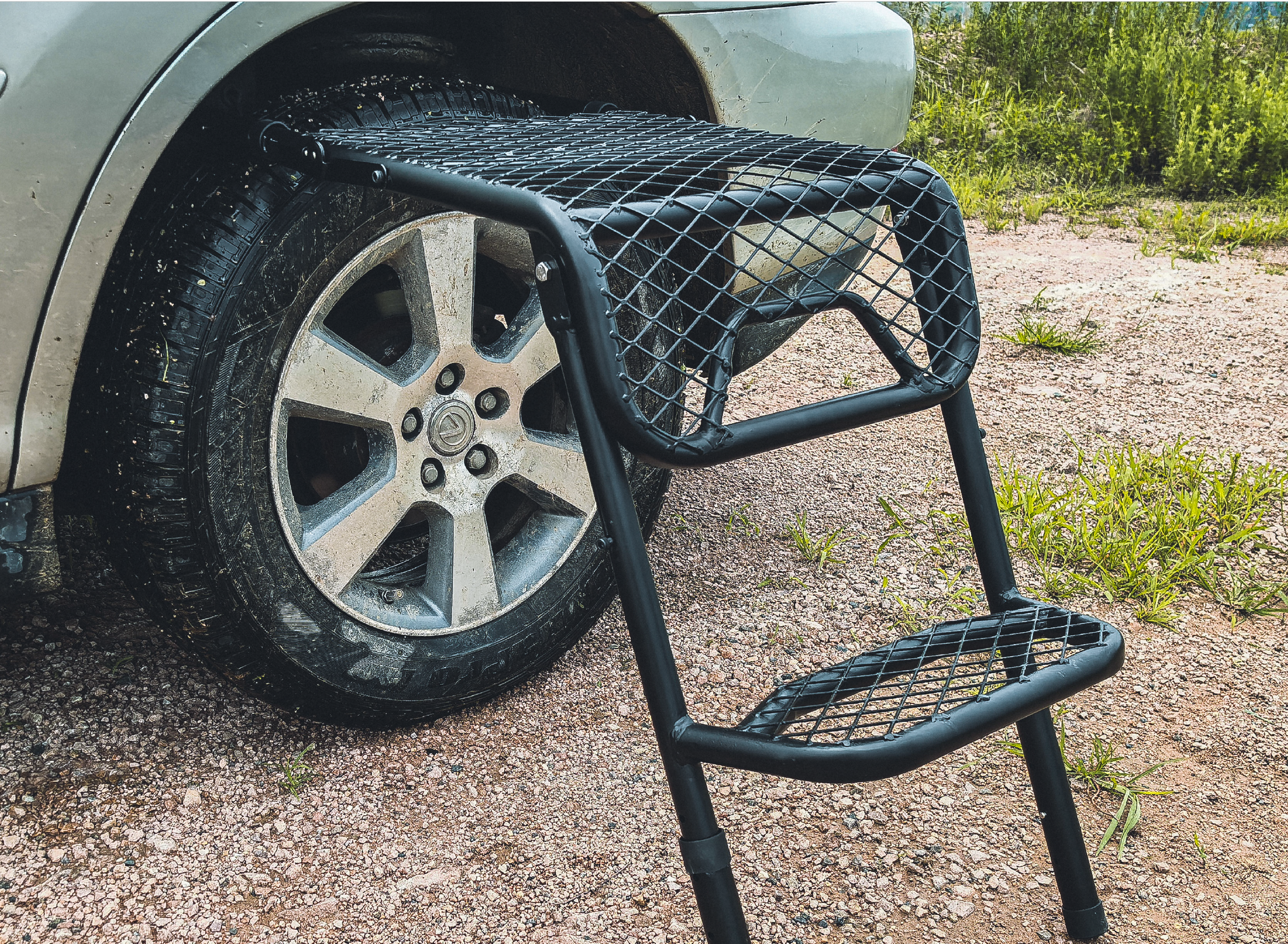 Tire Table& Ladder 