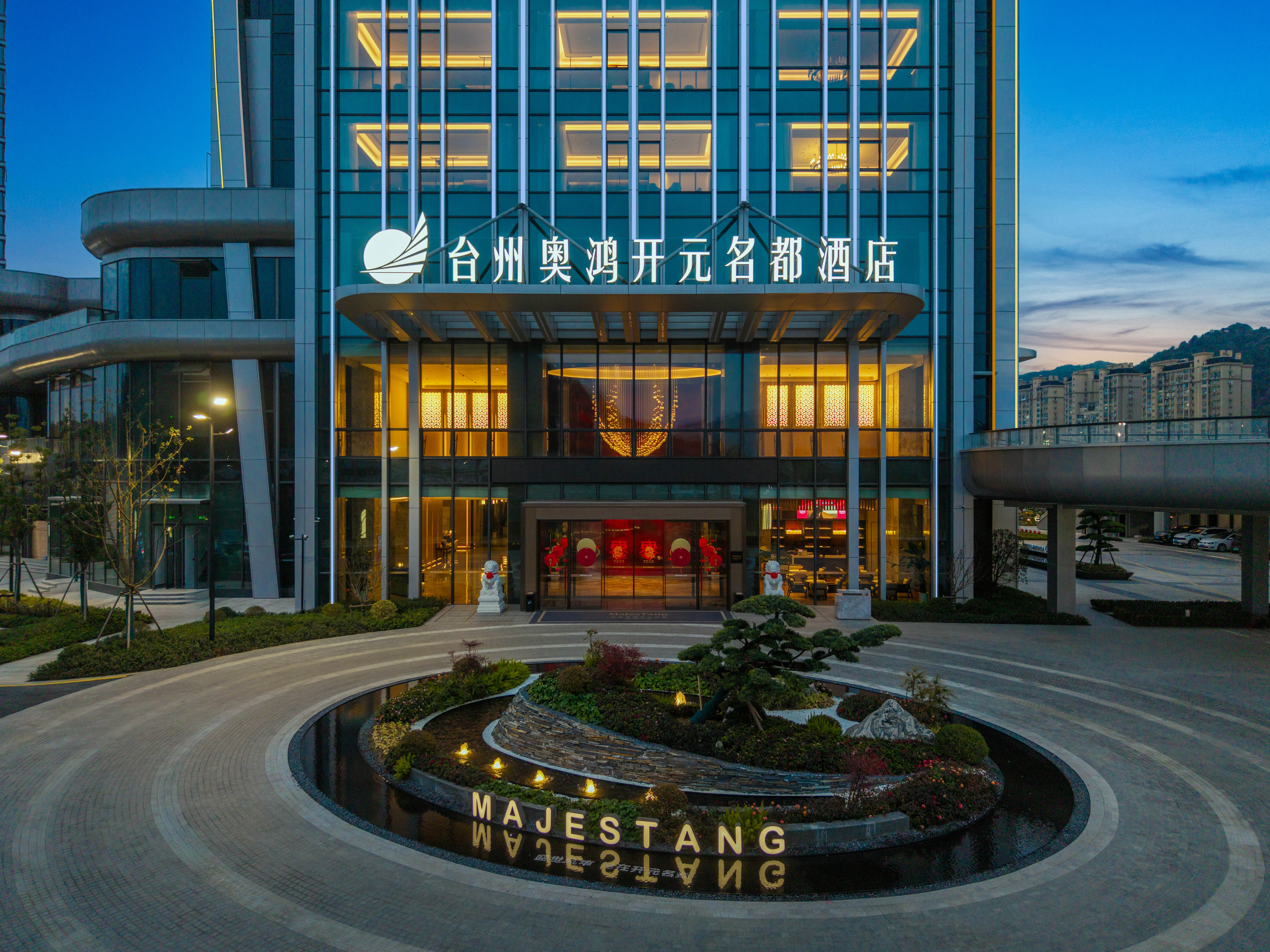 酒店入口夜景