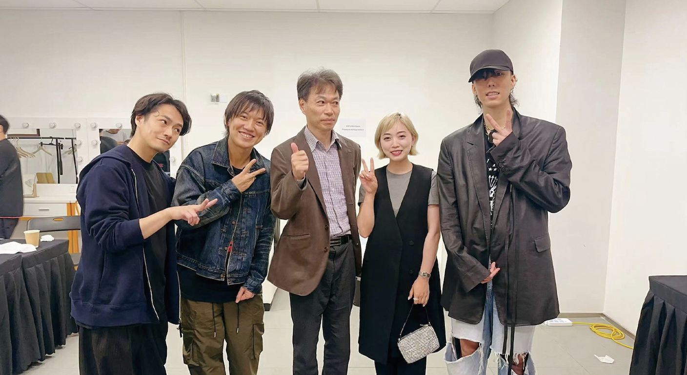 帝京校长在 RADWIMPS 拉德温普斯世界巡演后台