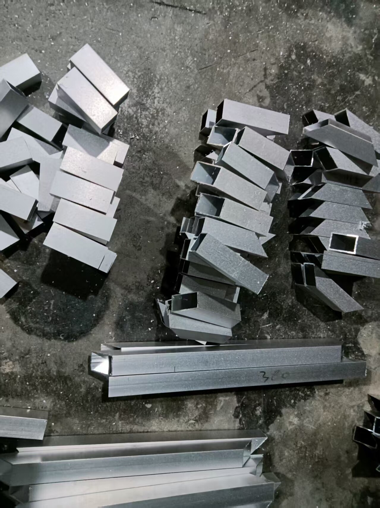 aluminum profile cutting process - image 7