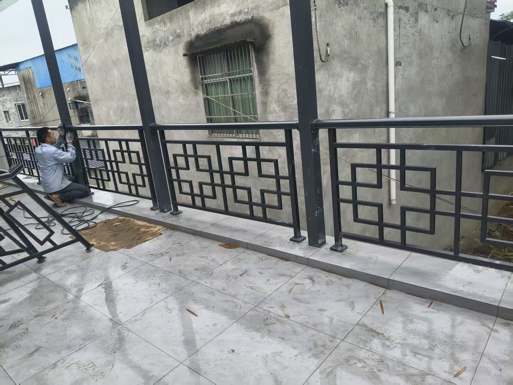 Aluminiowe balustrady z orientalnym wzorem 6063-T5, dekoracyjny ekran podwórka, projekt w Polsce