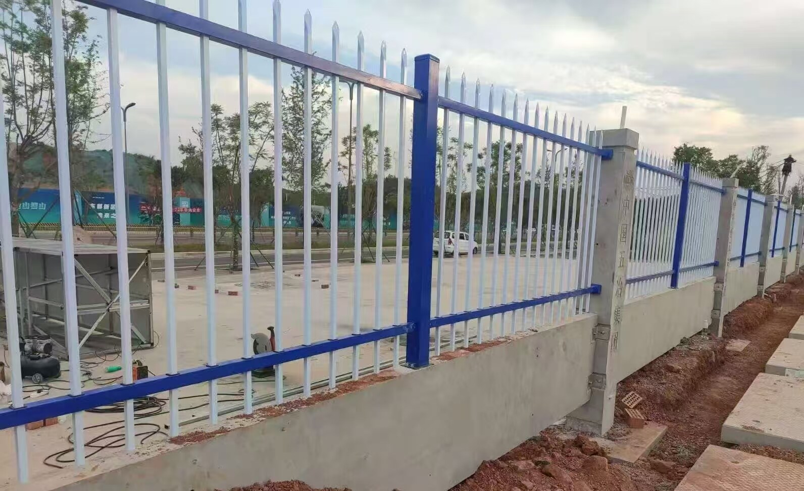 Blue-White Engineering Steel Fence - Steel steel fence blue white for industrial commercial residential