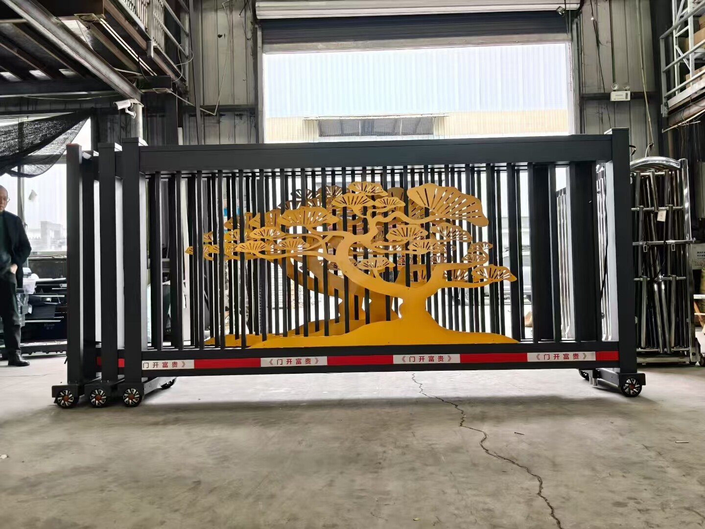 Decorative Custom Gate Tree - Electric custom gate tree for factory residential commercial