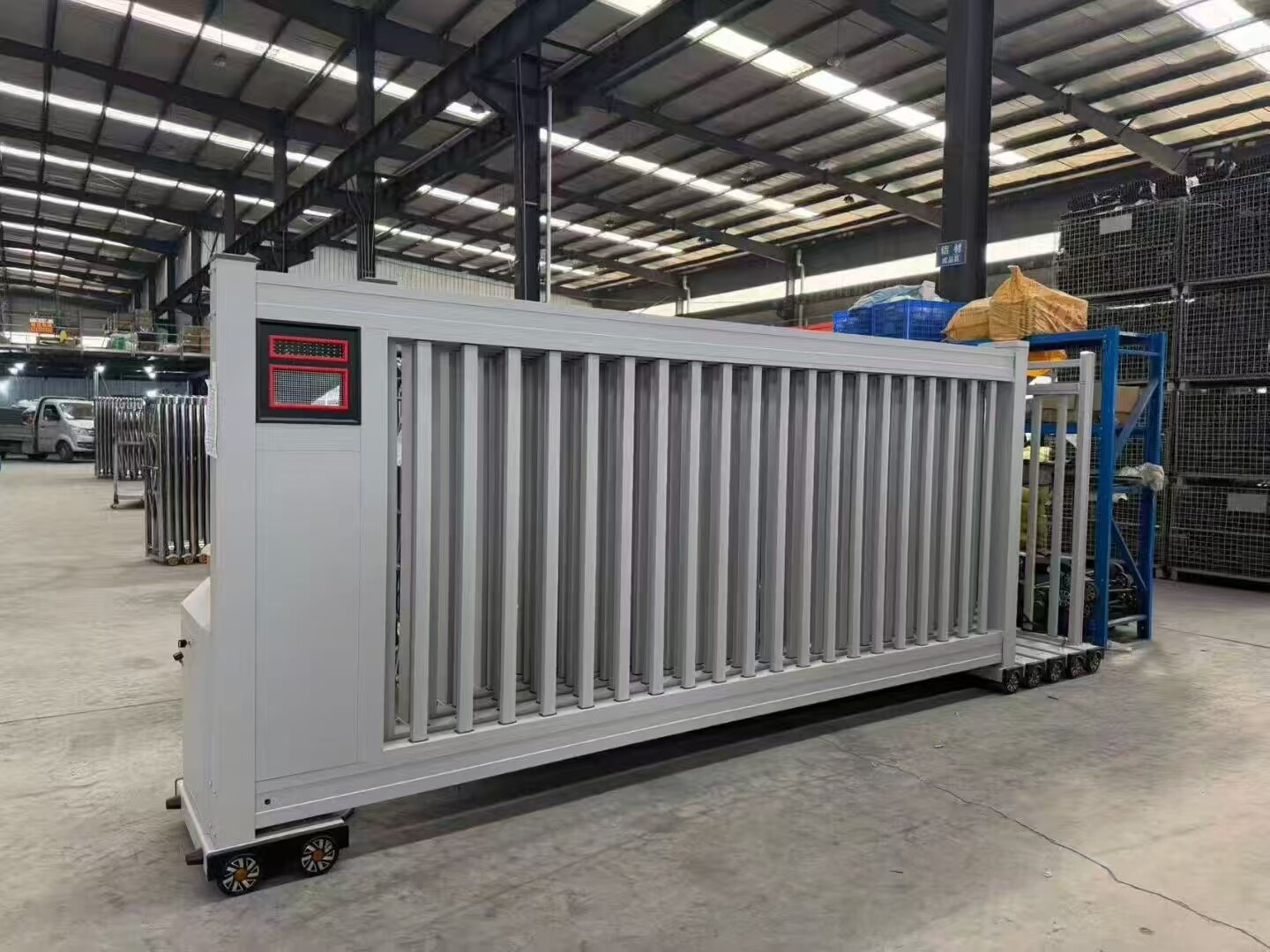 Aluminum Alloy Sliding Gate White - Electric aluminum gate white for factory residential commercial