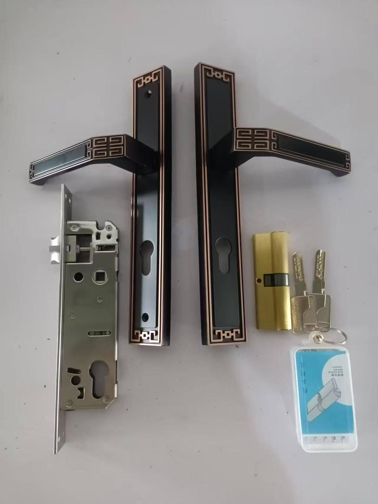 aluminum fence hardware installation - detail 13