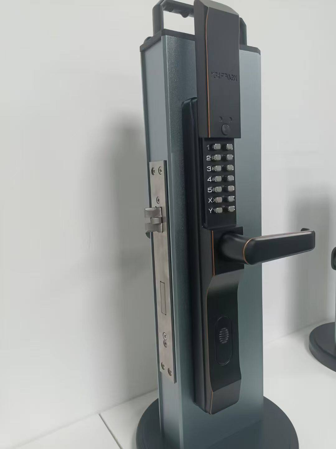 aluminum fence hardware installation - detail 14