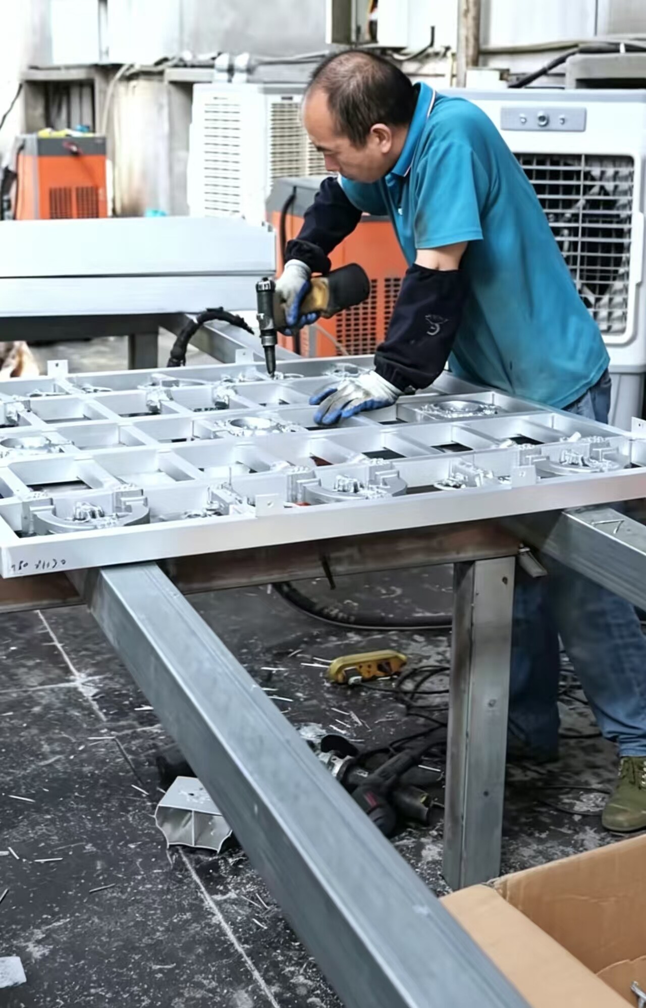 aluminum fence hardware installation - latch installation