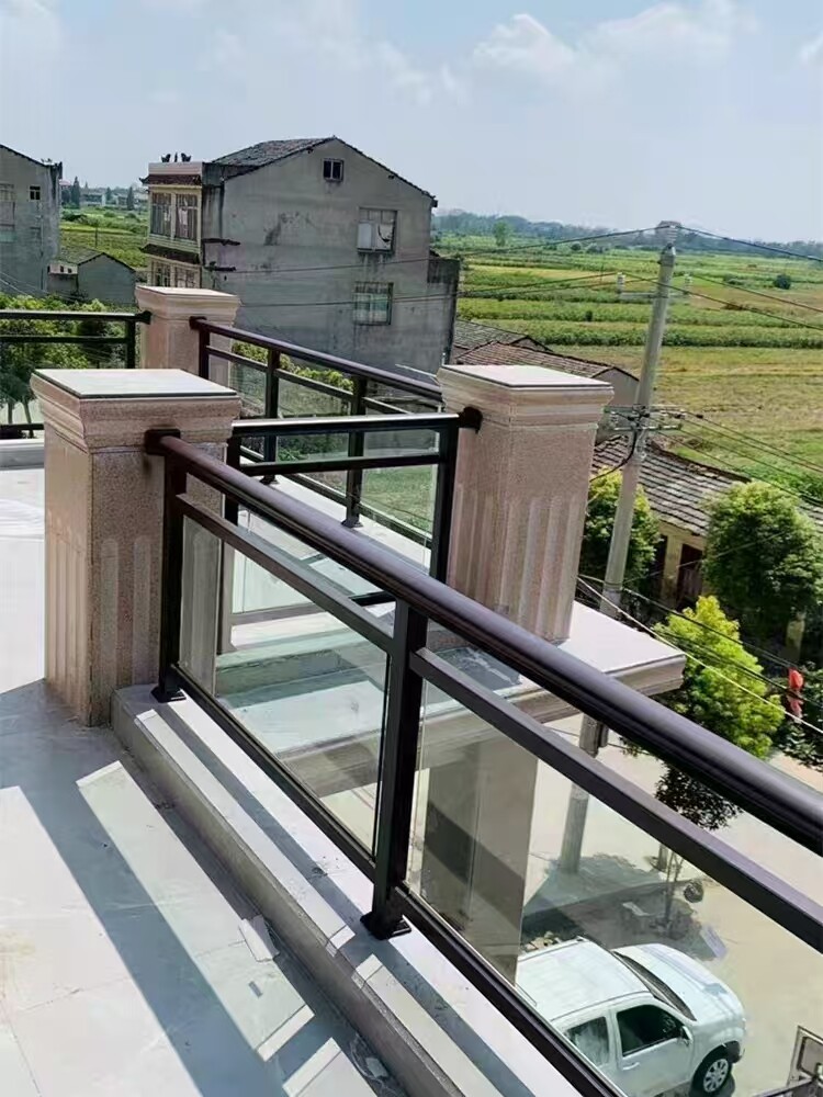 Aluminiowe zakrzywione balustrady ogrodowe 6063-T5, łukowe ogrodzenie ścieżki, projekt krajobrazu w Polsce