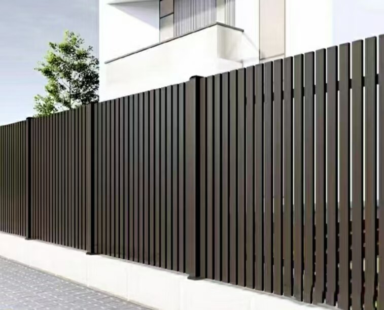 Custom-size rust-proof aluminum privacy fence installed in villa courtyard outdoor scene