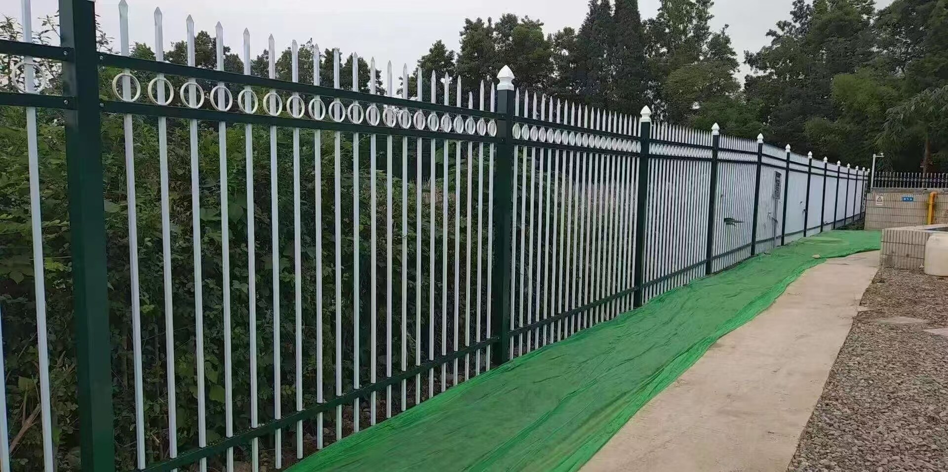 Circular Ring Decorative Steel Fence - Steel steel fence loop for industrial commercial residential