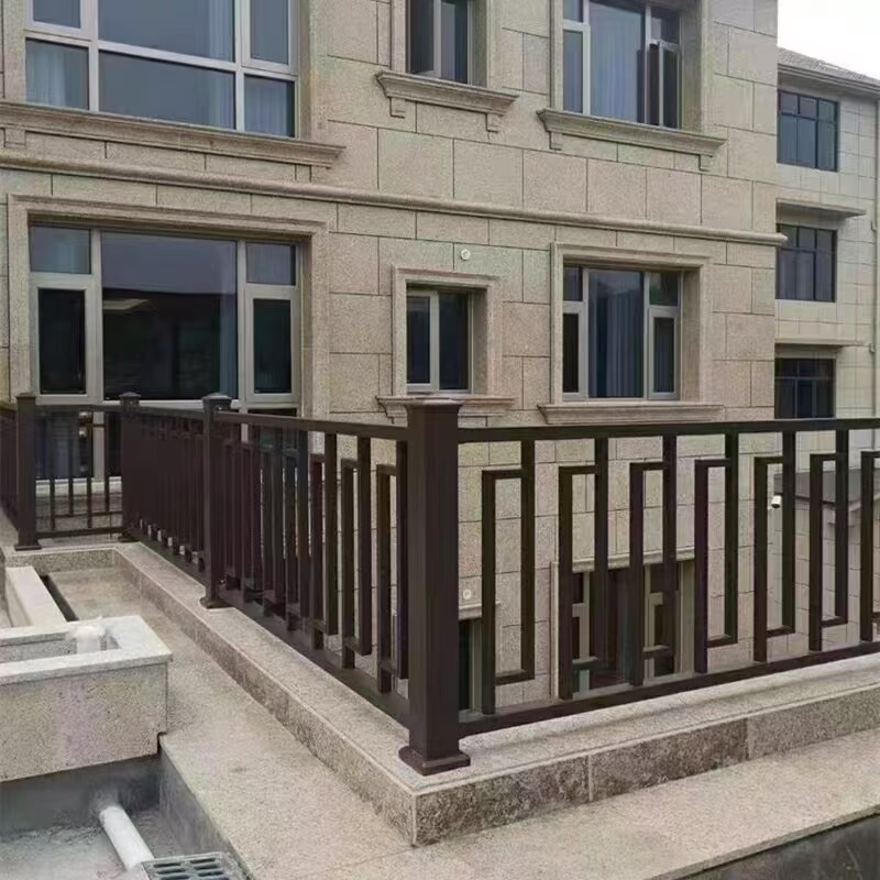 Aluminiowe balustrady z greckim kluczem 6063-T5, klasyczny wzór meander, projekt w Polsce