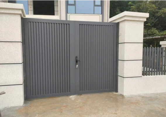 Courtyard Gates - Custom aluminum courtyard gate for residential and commercial properties